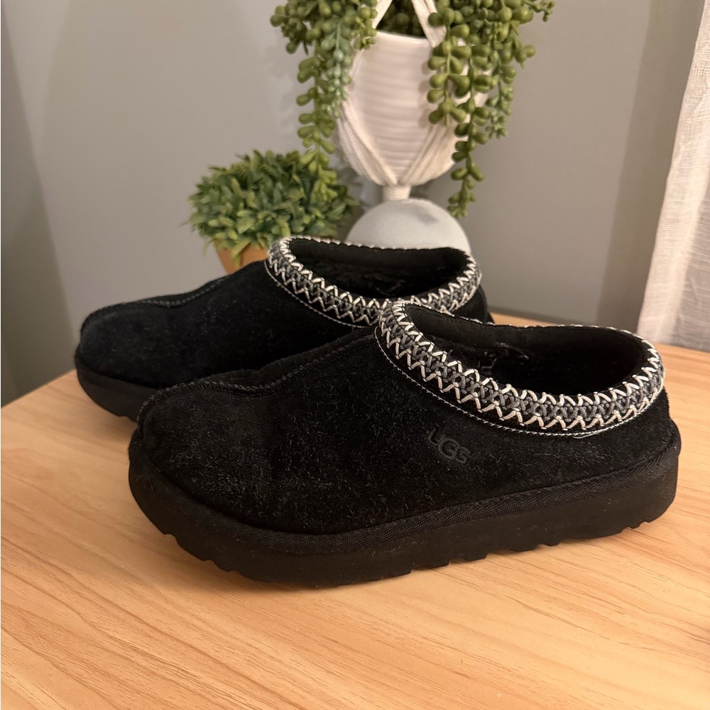UGG Tasman Clog Slippers – Black Suede – Women’s Size 6